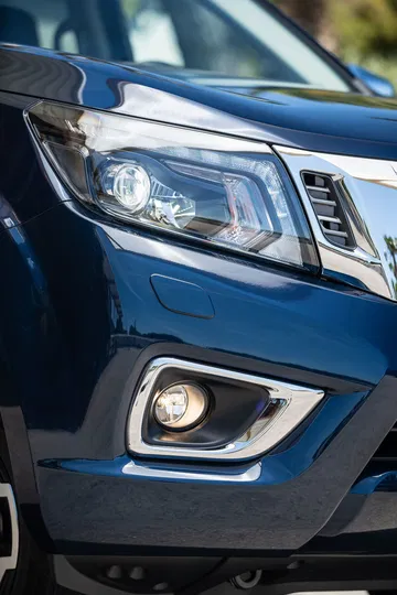 Nissan Navara Double Cab Front Lights