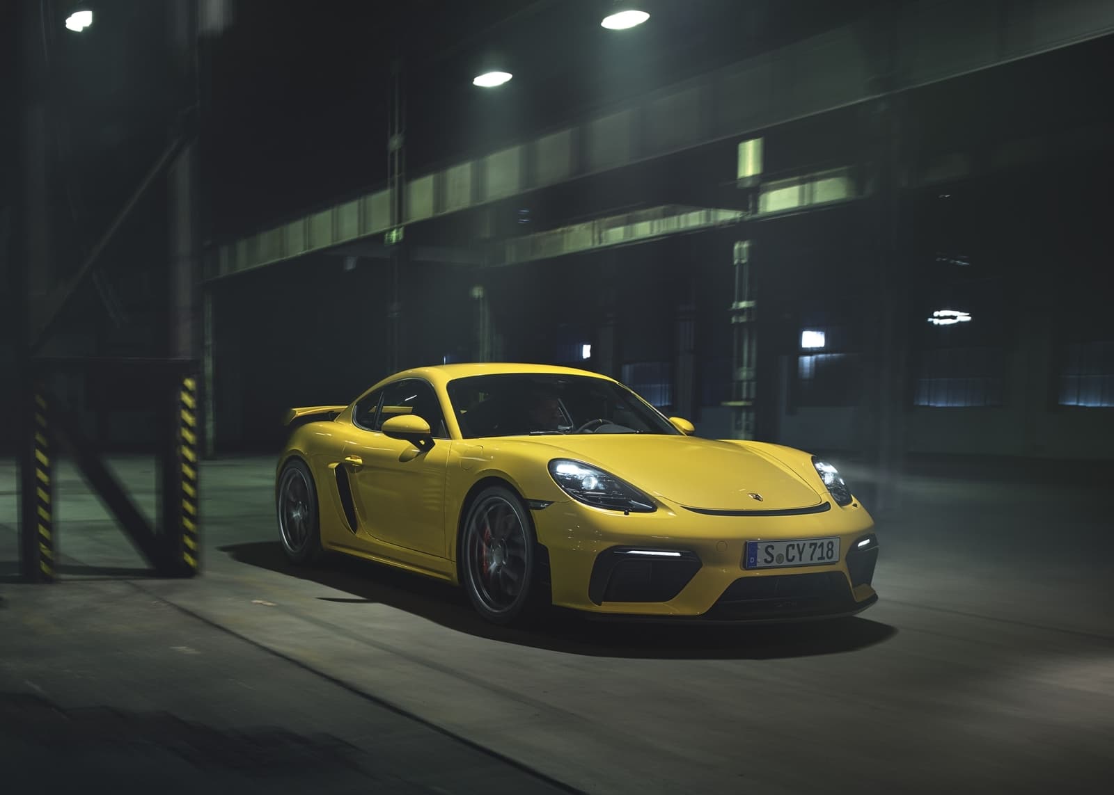 Porsche 718 Cayman Gt4 2019 0619 010