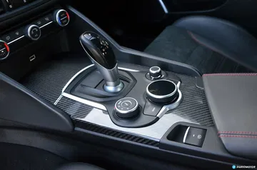 Tesla Model 3 Vs Alfa Romeo Giulia Quadrifoglio 0619 004