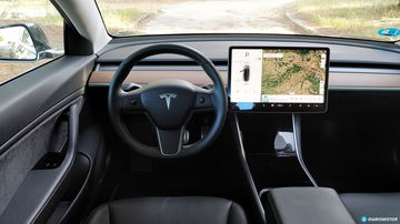 Tesla Model 3 Vs Alfa Romeo Giulia Quadrifoglio 0619 012 