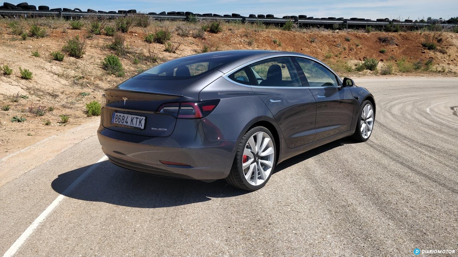 Tesla Model 3 Vs Alfa Romeo Giulia Quadrifoglio 0619 023