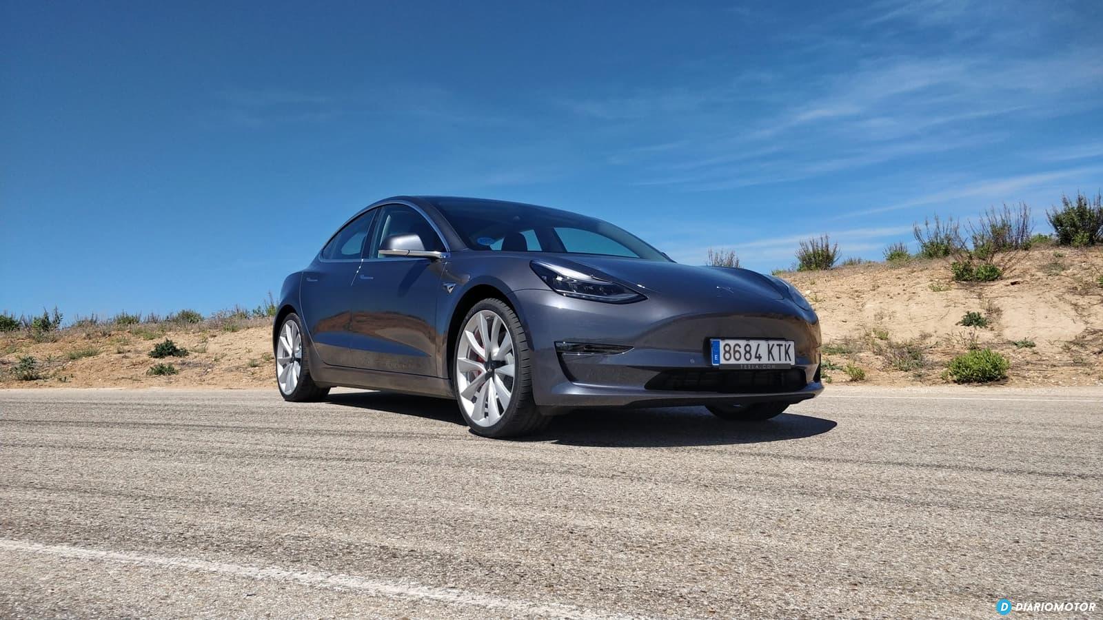 Tesla Model 3 Vs Alfa Romeo Giulia Quadrifoglio 0619 026