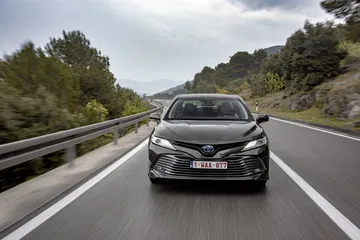 Toyota Camry Hybrid 2019 10