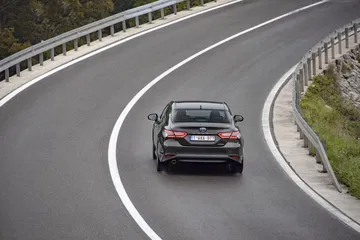 Toyota Camry Hybrid 2019 11