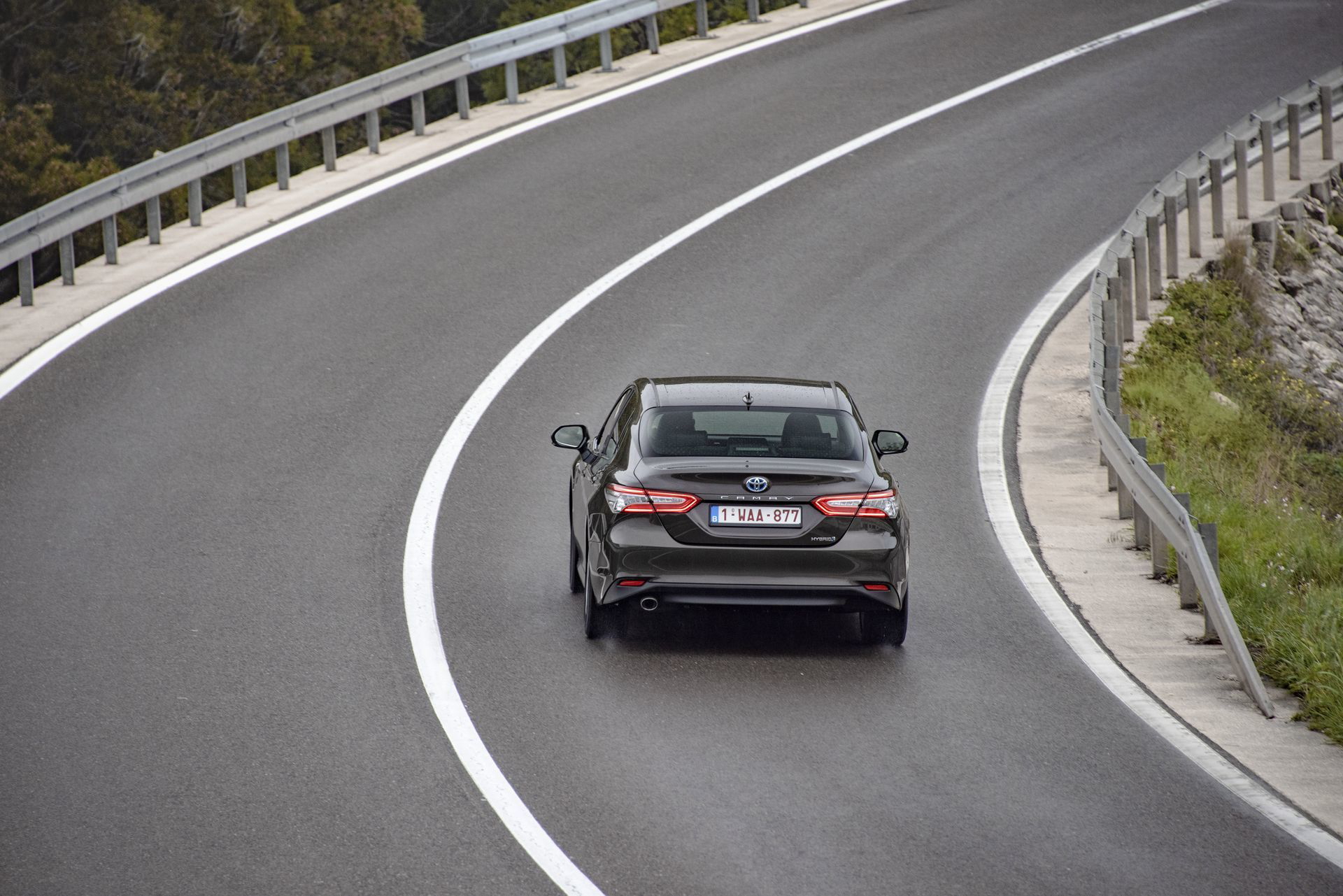 Toyota Camry Hybrid 2019 11