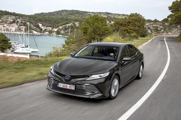 Toyota Camry Hybrid 2019 12
