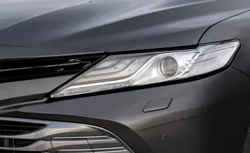 Toyota Camry Hybrid 2019 18