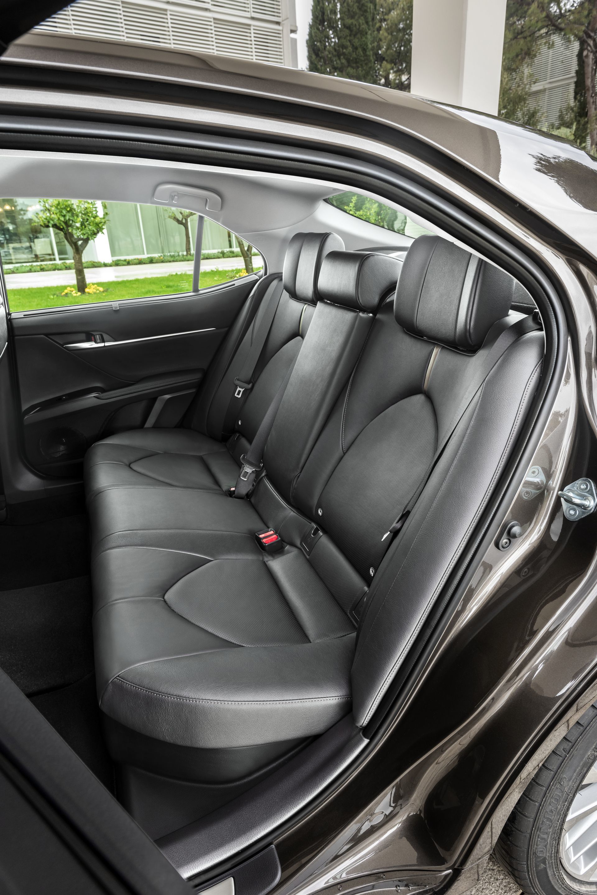 Toyota Camry Hybrid 2019 21