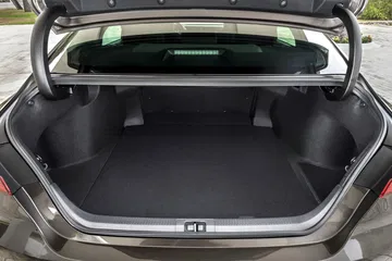 Toyota Camry Hybrid 2019 23