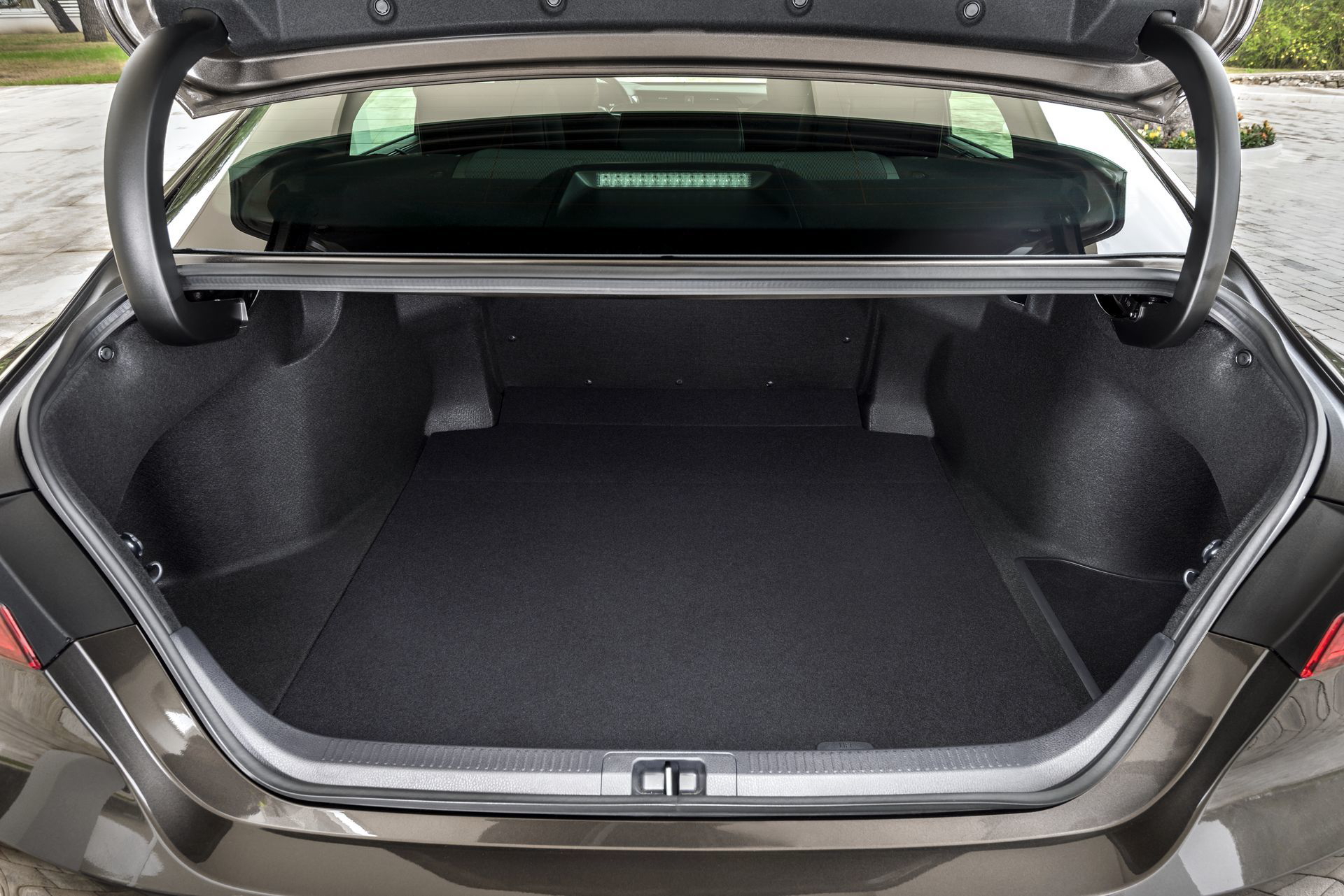 Toyota Camry Hybrid 2019 23