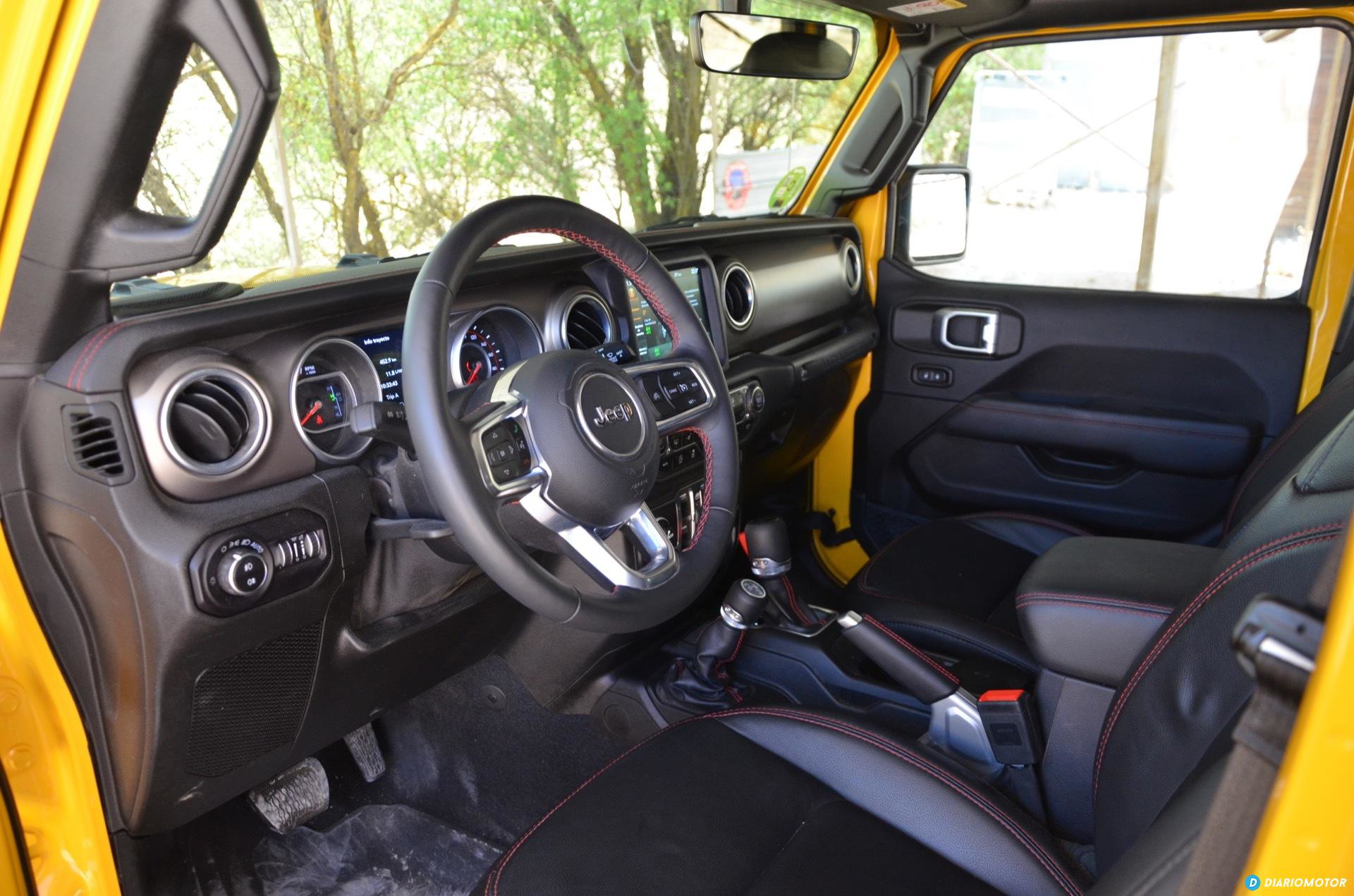 Jeep Wrangler Rubicon Interior 02