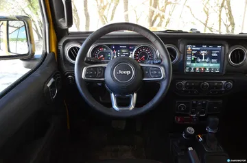 Jeep Wrangler Rubicon Interior 06
