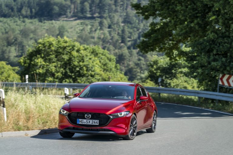 Mazda 3 Skactiv X Dinamica 00003 thumbnail Mazda 3 Skactiv X Dinamica 00003 thumbnail