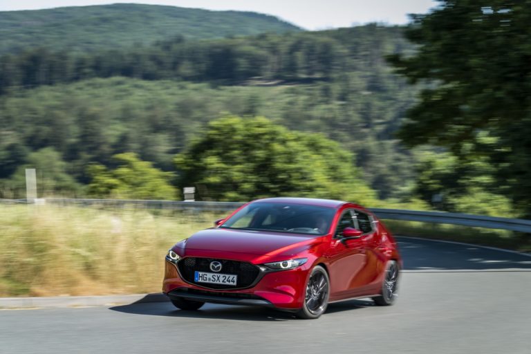 Mazda 3 Skactiv X Dinamica 00004 thumbnail Mazda 3 Skactiv X Dinamica 00004 thumbnail