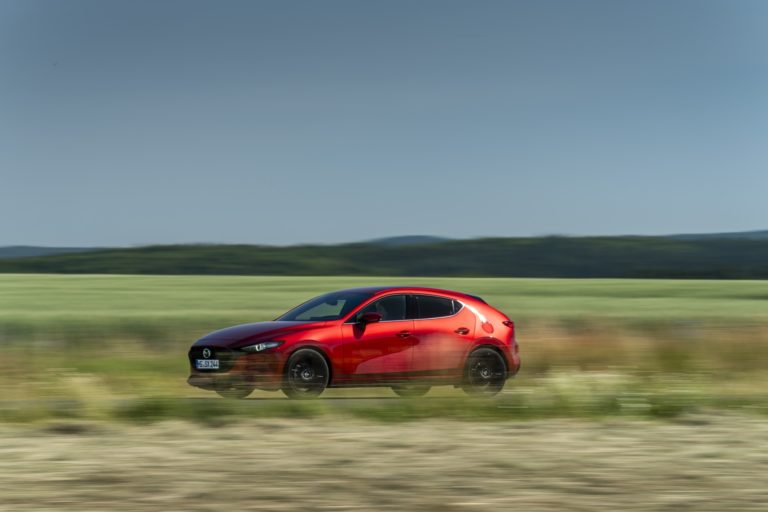 Mazda 3 Skactiv X Dinamica 00007 thumbnail Mazda 3 Skactiv X Dinamica 00007 thumbnail