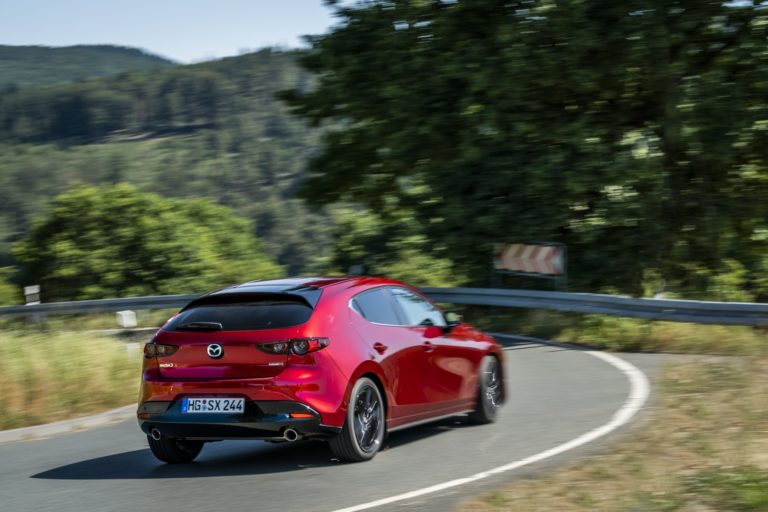 Mazda 3 Skactiv X Dinamica 00010 thumbnail Mazda 3 Skactiv X Dinamica 00010 thumbnail
