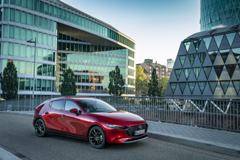 Mazda 3 Skactiv X Exterior 00001 thumbnail Mazda 3 Skactiv X Exterior 00001 thumbnail