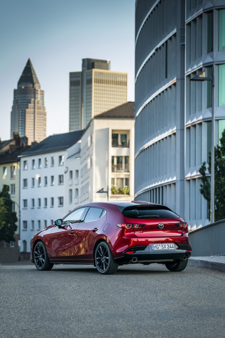 Mazda 3 Skactiv X Exterior 00014 thumbnail Mazda 3 Skactiv X Exterior 00014 thumbnail