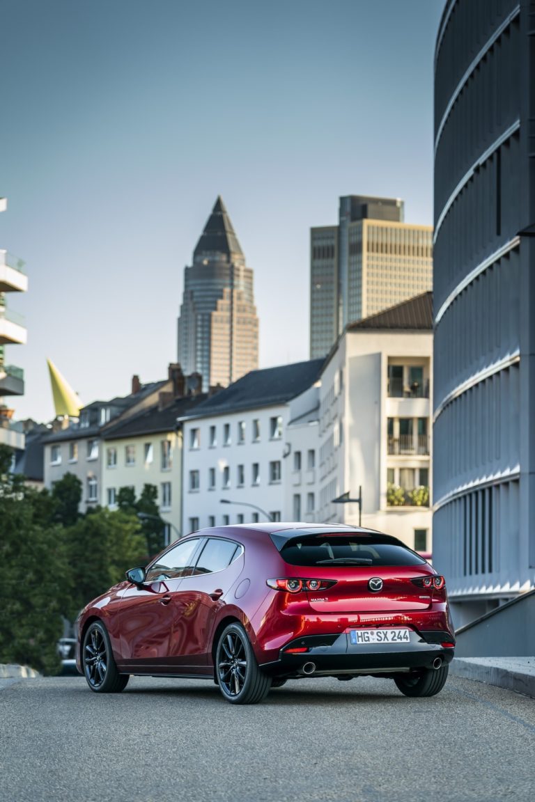 Mazda 3 Skactiv X Exterior 00016 thumbnail Mazda 3 Skactiv X Exterior 00016 thumbnail