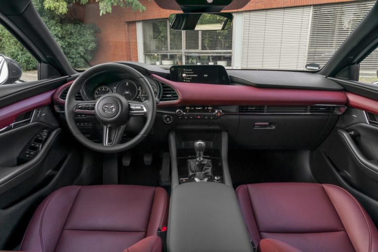 Mazda 3 Skactiv X Interior 00005 thumbnail Mazda 3 Skactiv X Interior 00005 thumbnail