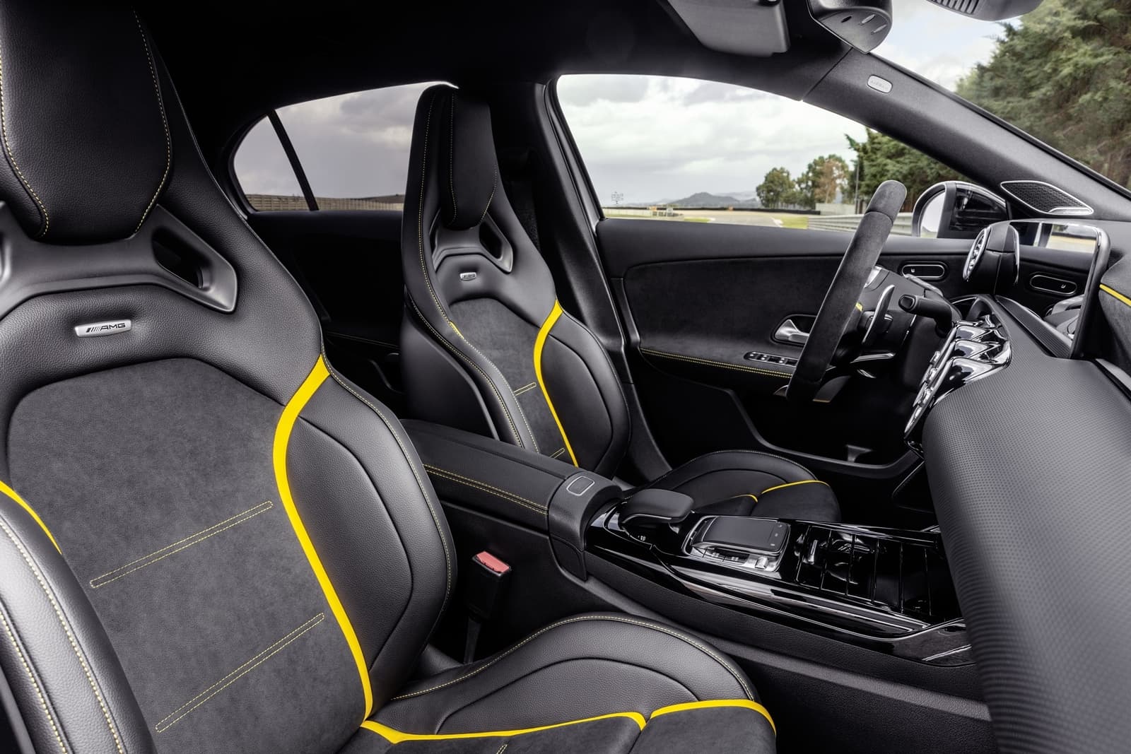 Mercedes Amg A 45 S 4matic+ (2019) Mercedes Amg A 45 S 4matic+ (2019)