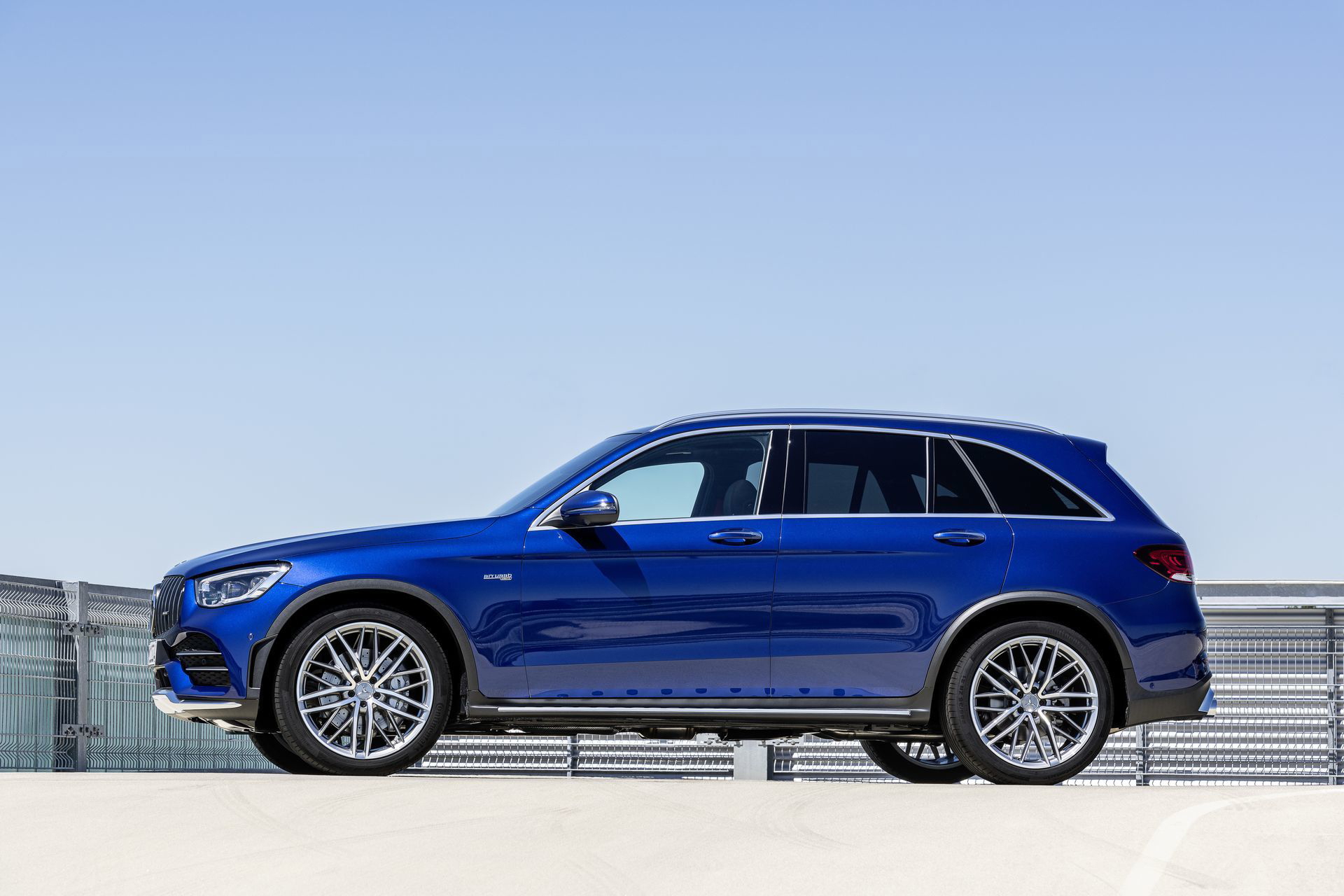 Die Neuen Mercedes Amg Glc 43 4matic Modelle: Agiler Und Markanter: Start Frei Für Die Ungleichen Zwillinge The New Mercedes Amg Glc 43 4matic Models: More Agile And More Distinctive: Chocks Away For The Dynamic Duo