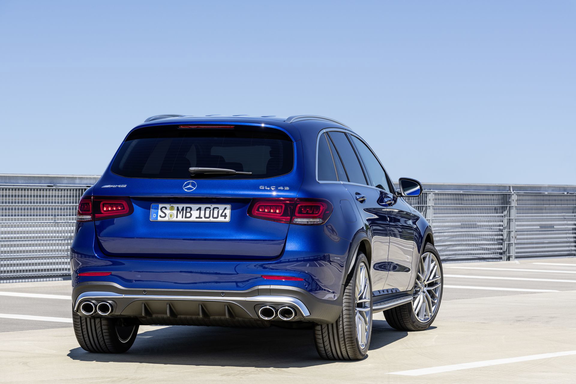 Die Neuen Mercedes Amg Glc 43 4matic Modelle: Agiler Und Markanter: Start Frei Für Die Ungleichen Zwillinge The New Mercedes Amg Glc 43 4matic Models: More Agile And More Distinctive: Chocks Away For The Dynamic Duo