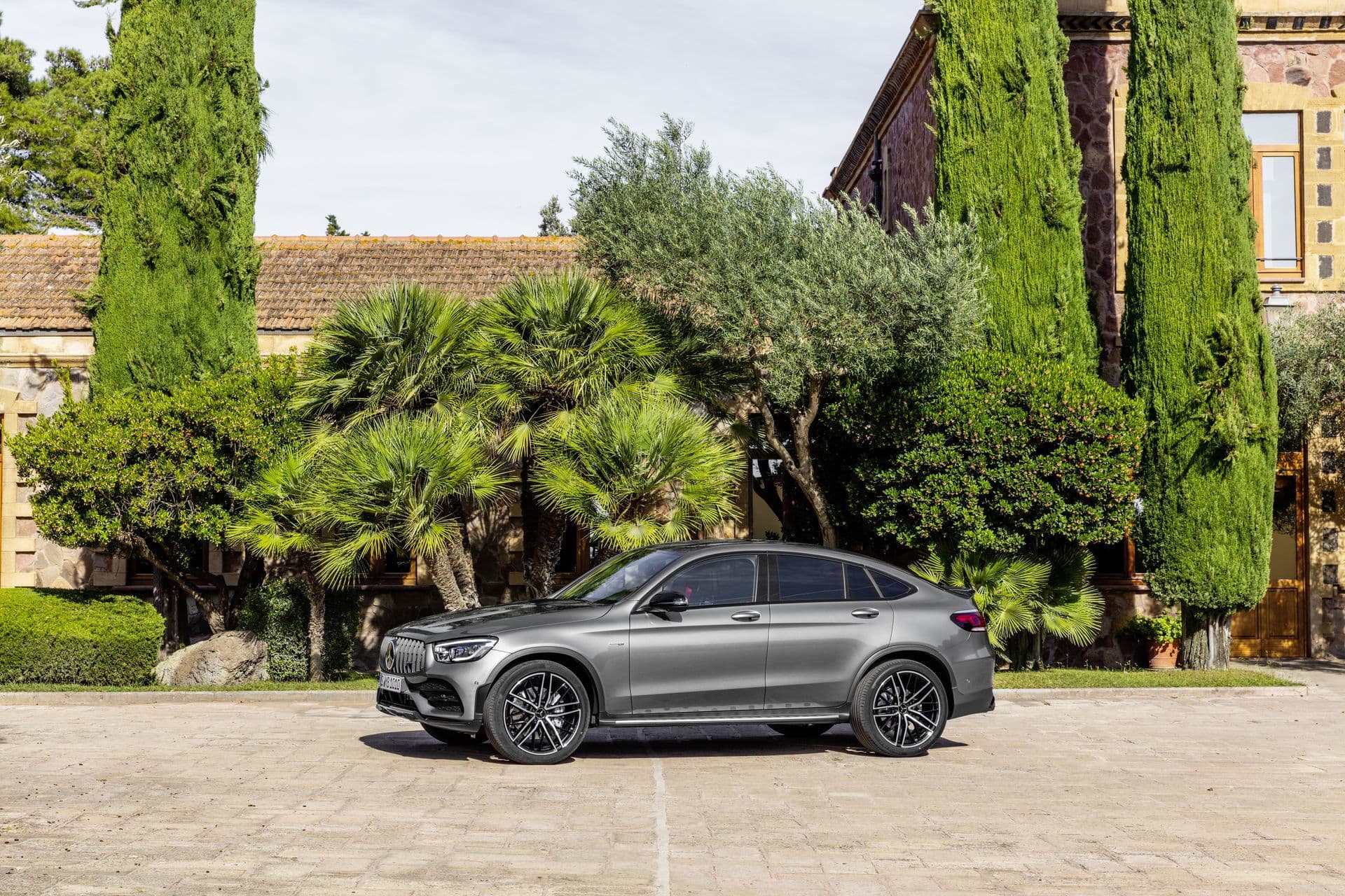 Die Neuen Mercedes Amg Glc 43 4matic Modelle The New Mercedes Amg Glc 43 4matic Models: More Agile And More Distinctive: Chocks Away For The Dynamic Duo