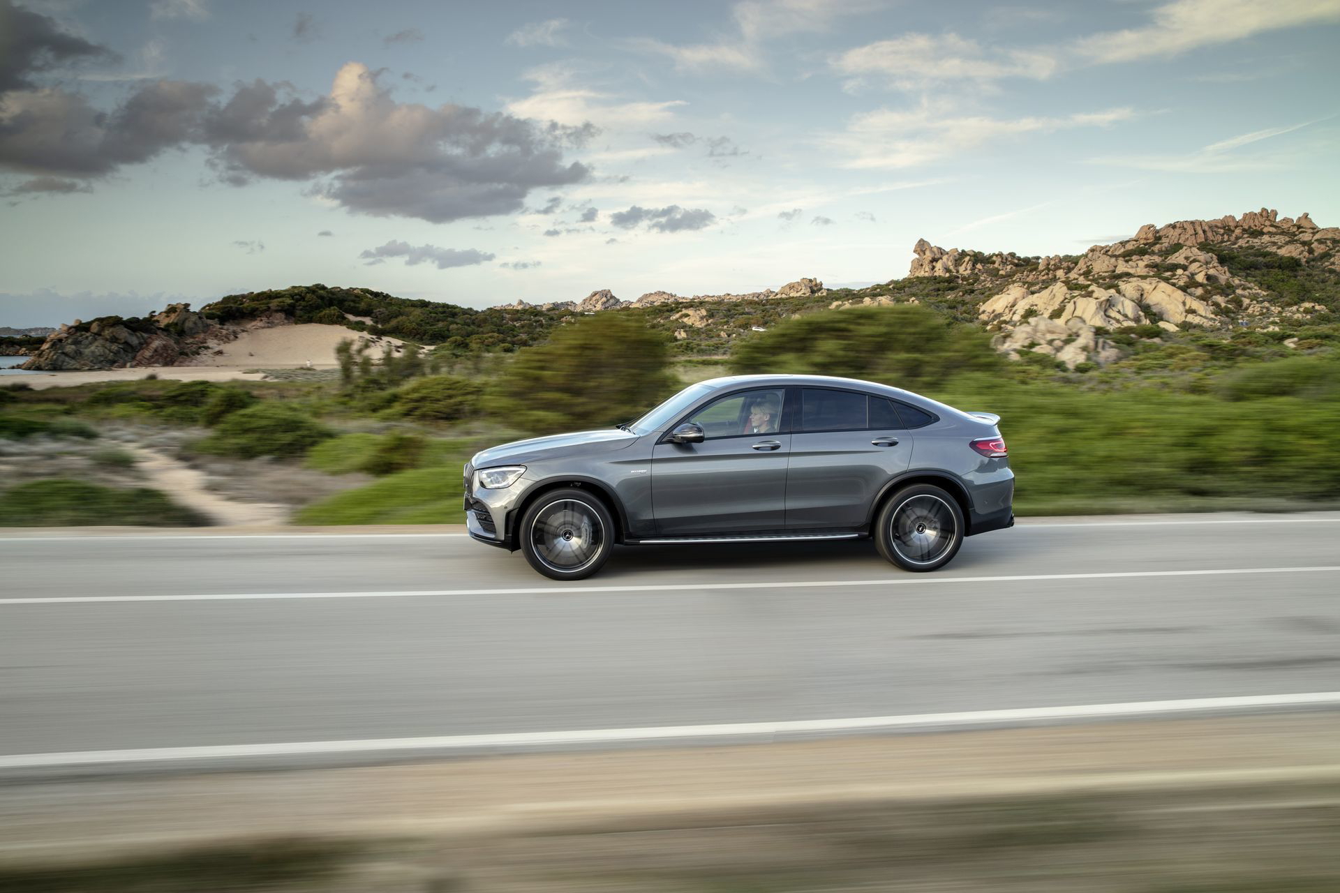 Die Neuen Mercedes Amg Glc 43 4matic Modelle The New Mercedes Amg Glc 43 4matic Models: More Agile And More Distinctive: Chocks Away For The Dynamic Duo