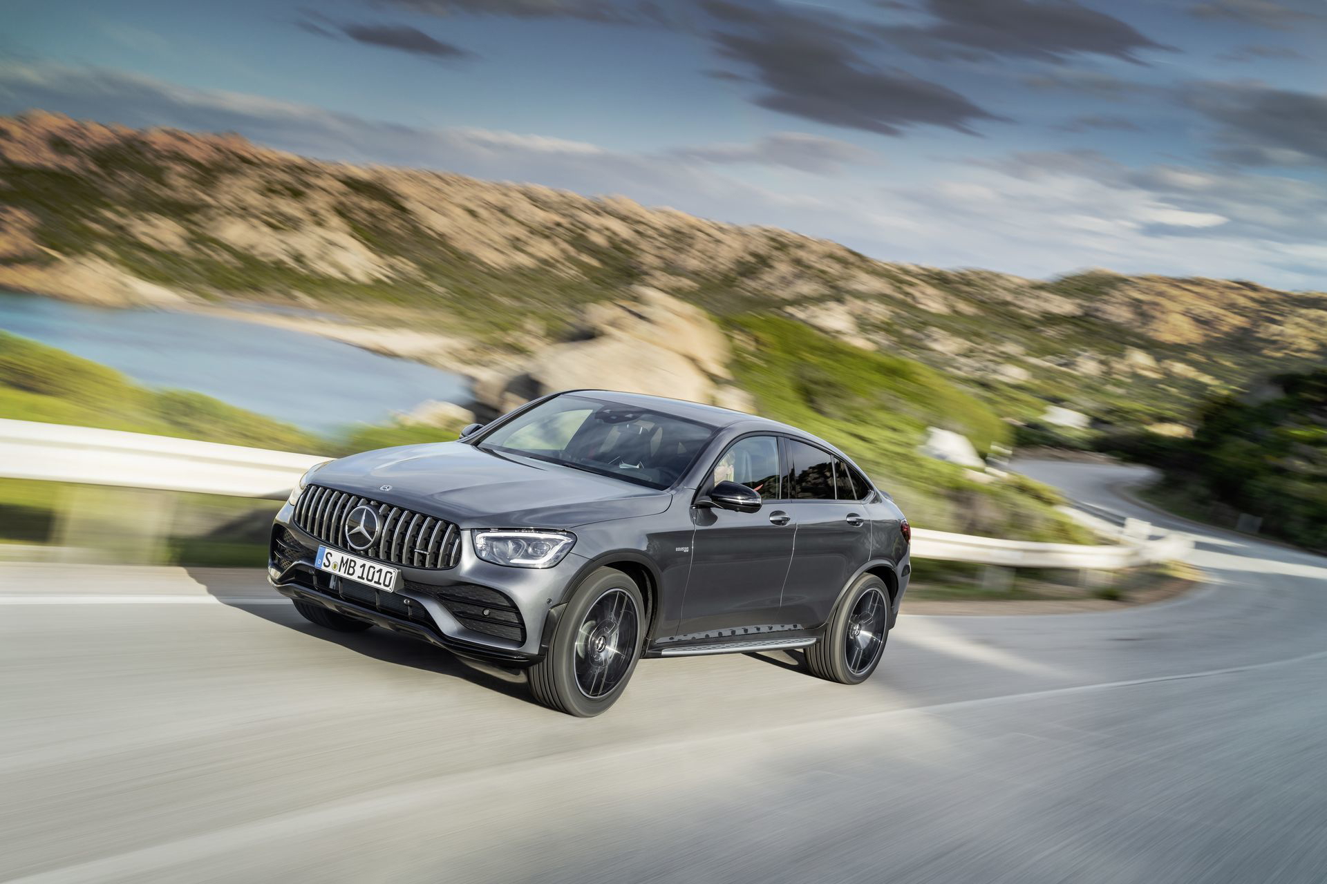 Die Neuen Mercedes Amg Glc 43 4matic Modelle The New Mercedes Amg Glc 43 4matic Models: More Agile And More Distinctive: Chocks Away For The Dynamic Duo