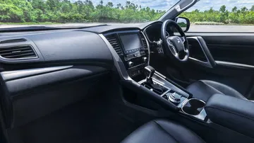 Mitsubishi Montero Sport 2020 0719 020