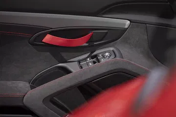 Porsche 718 Cayman Gt4 0719 007