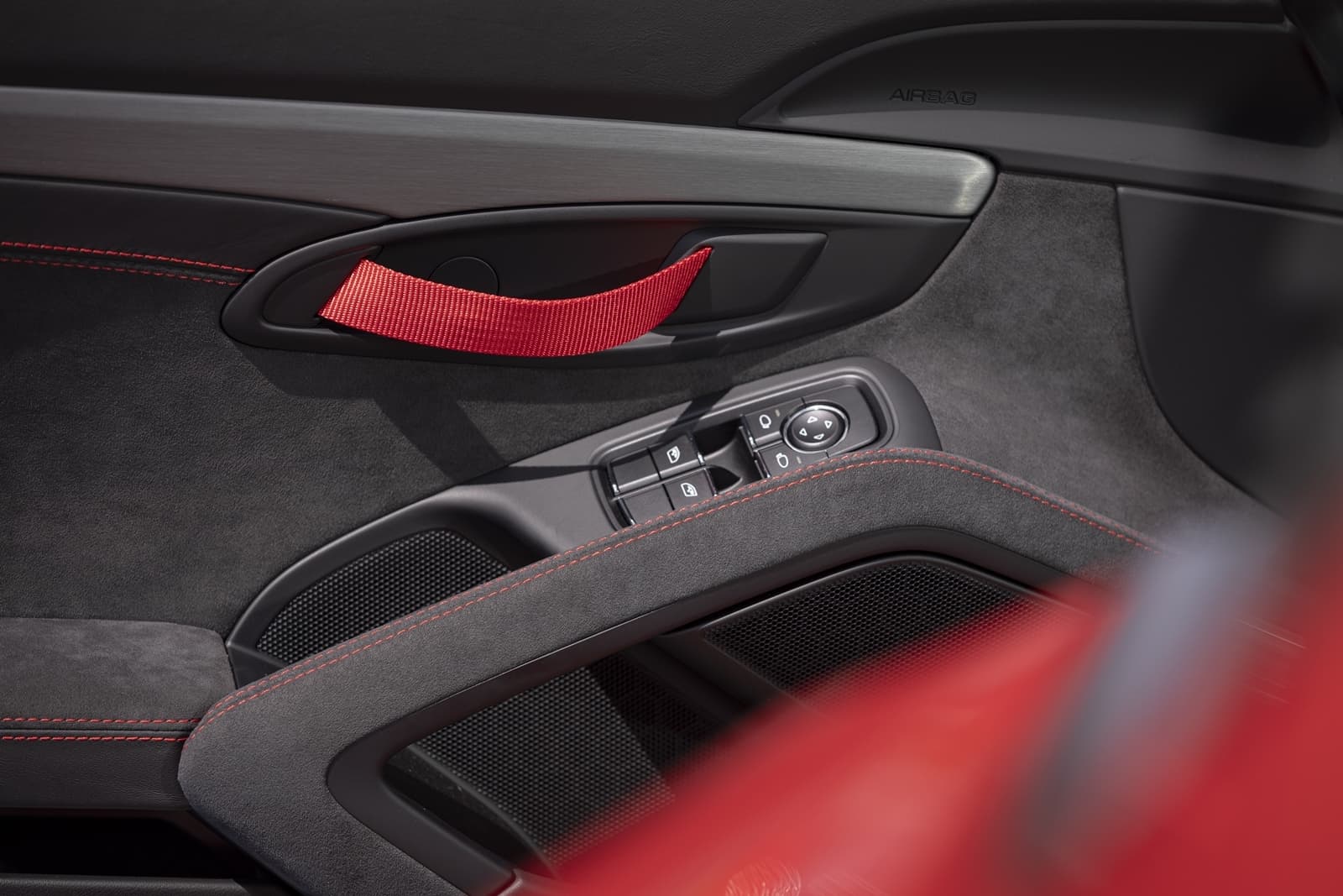 Porsche 718 Cayman Gt4 0719 007