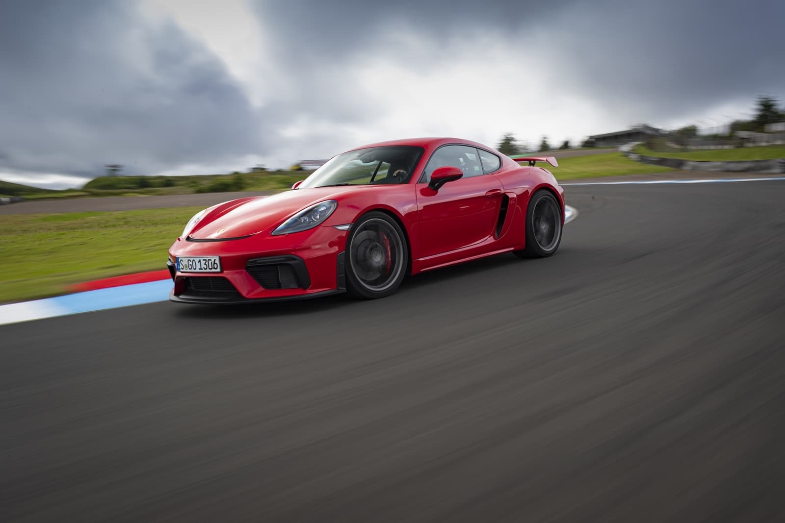 Porsche 718 Cayman Gt4 0719 020