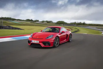 Porsche 718 Cayman Gt4 0719 021