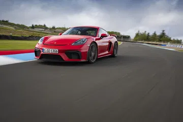 Porsche 718 Cayman Gt4 0719 022
