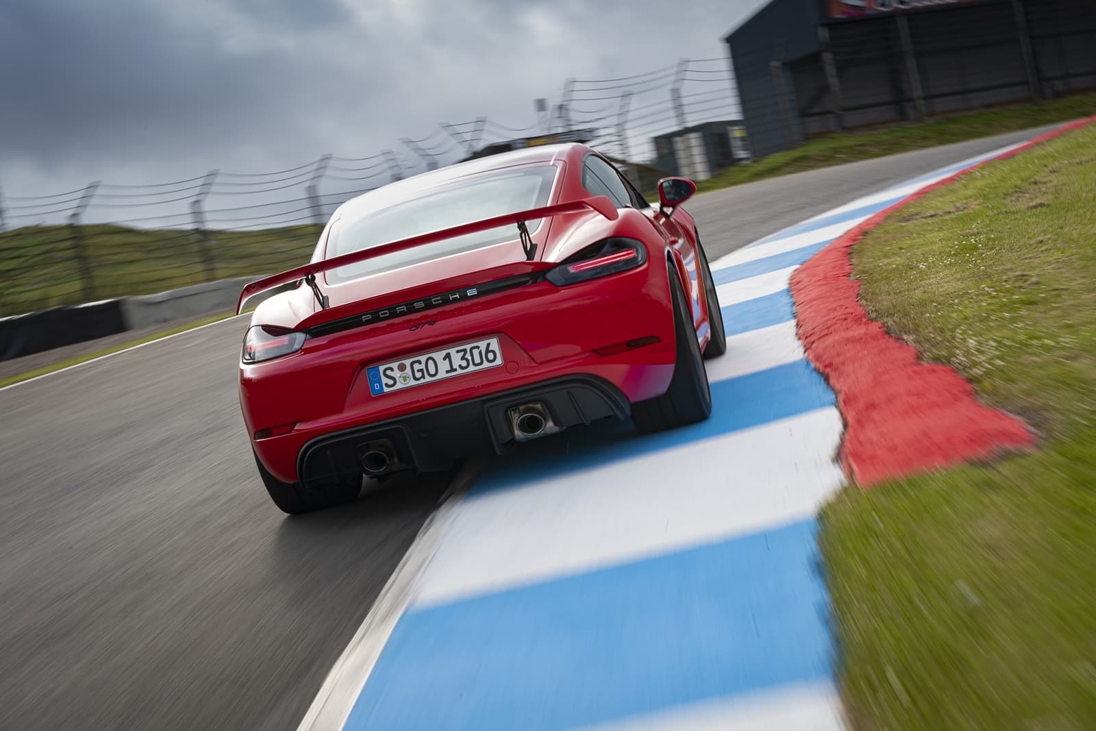 Porsche 718 Cayman Gt4 0719 027