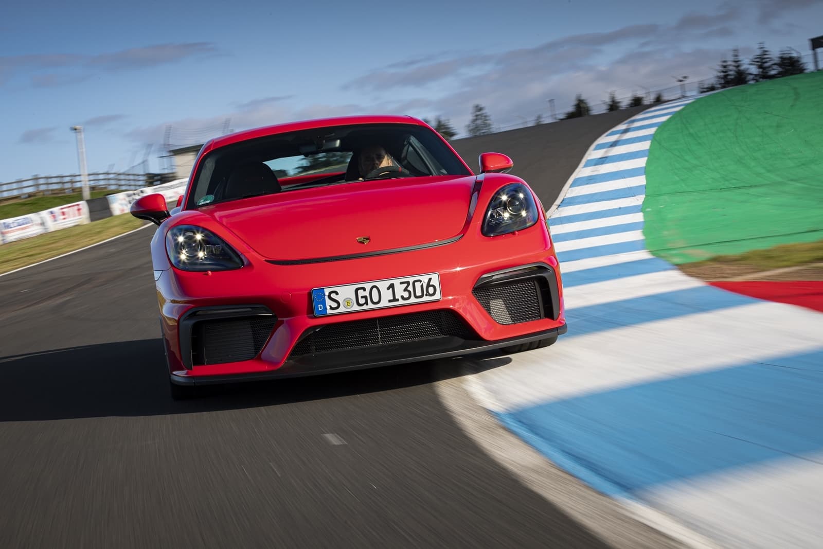 Porsche 718 Cayman Gt4 0719 029