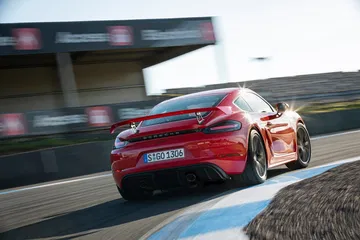 Porsche 718 Cayman Gt4 0719 033