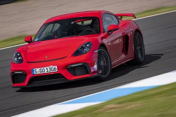 Porsche 718 Cayman Gt4 0719 047