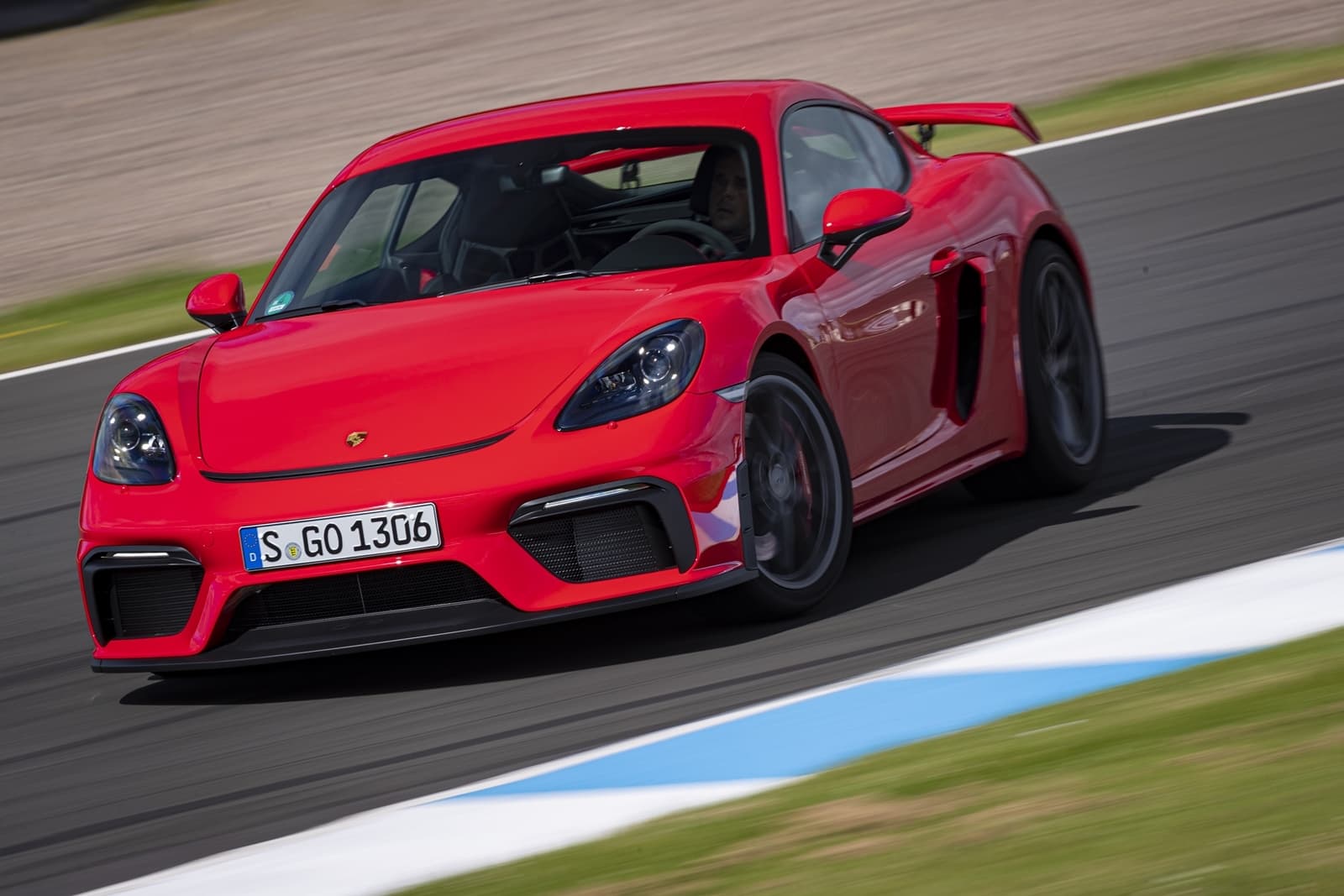 Porsche 718 Cayman Gt4 0719 047