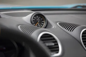 Porsche 718 Cayman Gt4 0719 050