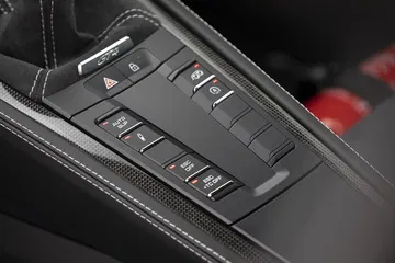 Porsche 718 Cayman Gt4 0719 052