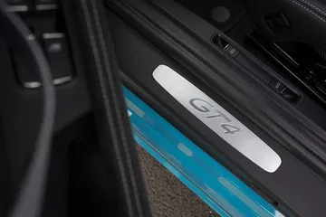 Porsche 718 Cayman Gt4 0719 054