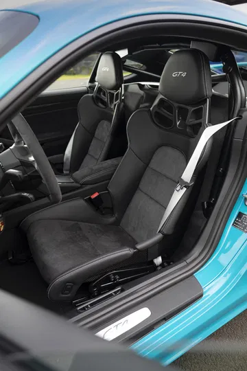 Porsche 718 Cayman Gt4 0719 058