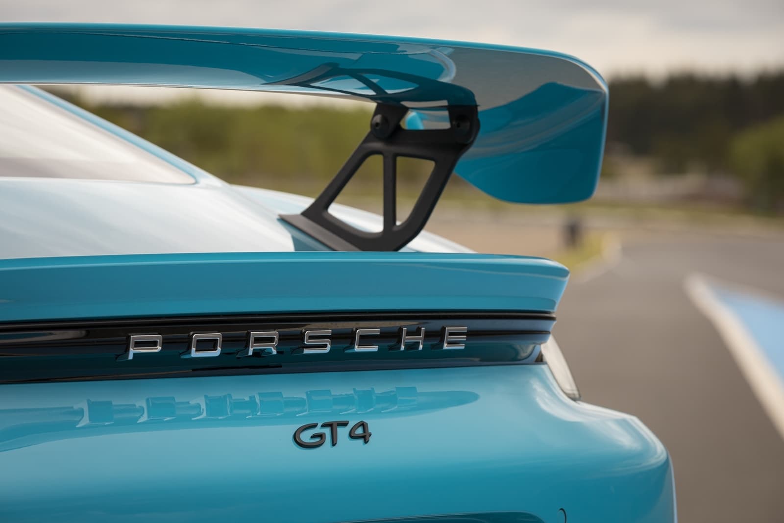 Porsche 718 Cayman Gt4 0719 062