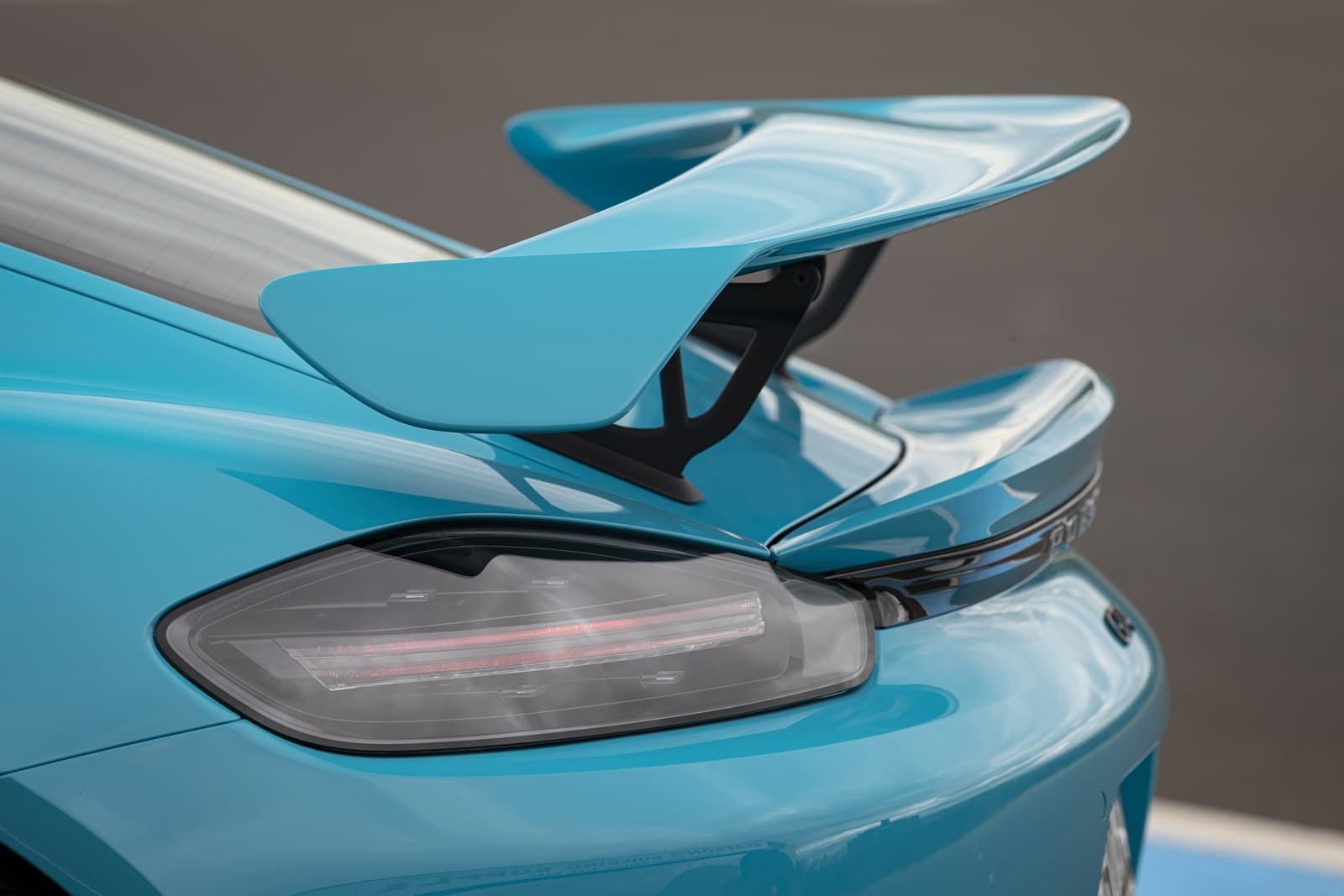 Porsche 718 Cayman Gt4 0719 071