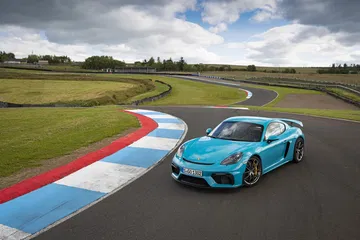 Porsche 718 Cayman Gt4 0719 073