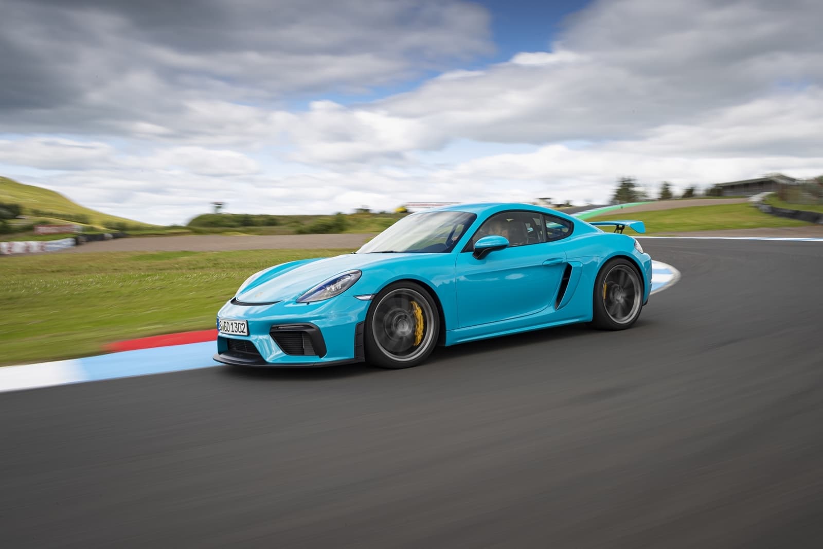 Porsche 718 Cayman Gt4 0719 077