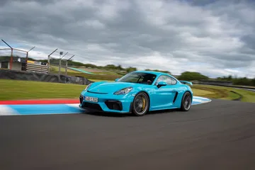 Porsche 718 Cayman Gt4 0719 081